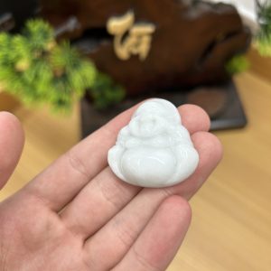 Alternative view of PK017 - Vòng mặt Phật di lặc màu Trắng chủng Nếp hóa kích thước 36x36x12 mm