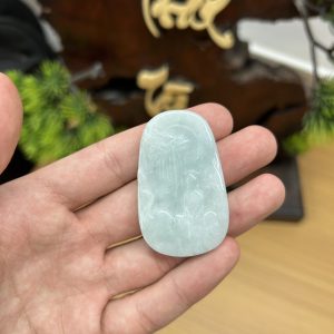 PK029 - Vòng mặt Phật quan âm màu Xanh nhạt chủng Nếp hóa kích thước 48x30x7.5 mm