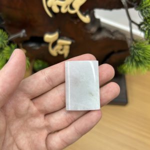 PK046 - Vòng mặt vô sự bài màu trắng phớt xanh chủng nếp hóa kích thước 40x27x7.1 mm