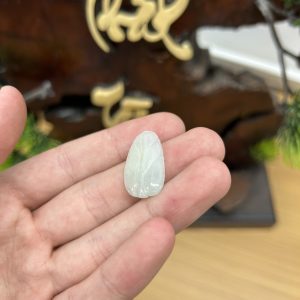 Alternative view of PK070 - Vòng mặt lá màu xanh nhạt chủng nếp hóa kích thước 24x13x3 mm