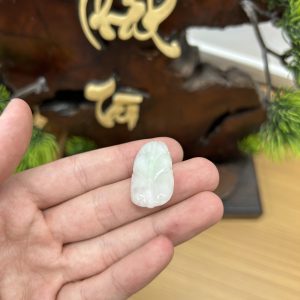 Alternative view of PK071 - Vòng mặt lá màu xanh nhạt chủng nếp hóa kích thước 30x16x4 mm
